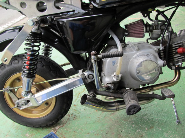 ホンダゴリラ。マフラー加工、サイレンサー角度変更。モンキー