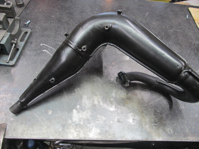 ホンダCRM80純正チャンバーマフラー加工。: 岩手県盛岡市 街の溶接屋