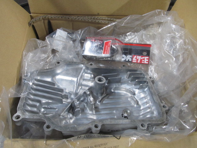 CBR400F,オイルパン溶接加工、下部ドレン穴を塞いで左右にオイルドレン